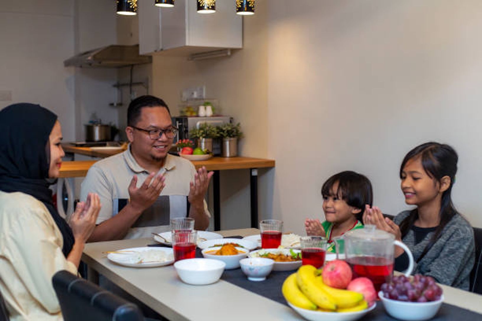 Tips Melatih Anak Puasa Ramadan Tanpa Paksaan