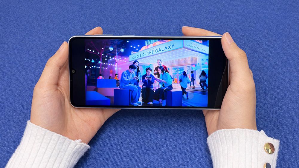Kenali 5 Jenis Layar OLED Smartphone agar Gak Tertipu Gimmick Marketing!