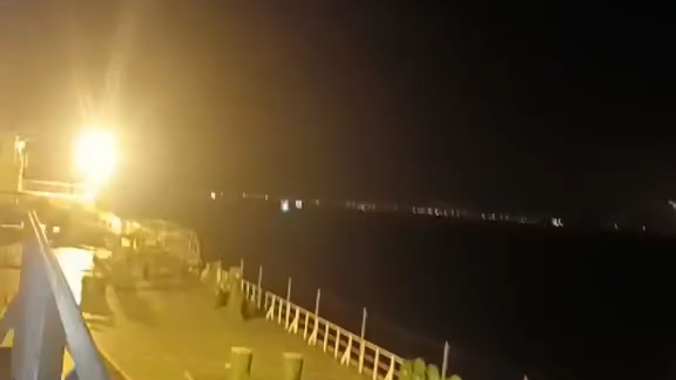WNI Ini Pasrah Ucap Istighfar Saat Kapal Tempat Bekerja di Laut Iran Dikelilingi Ledakan di Langit Malam