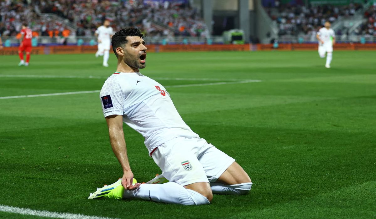 Presiden Olympiacos Bantah Kabar Mehdi Taremi Gabung Tentara Iran