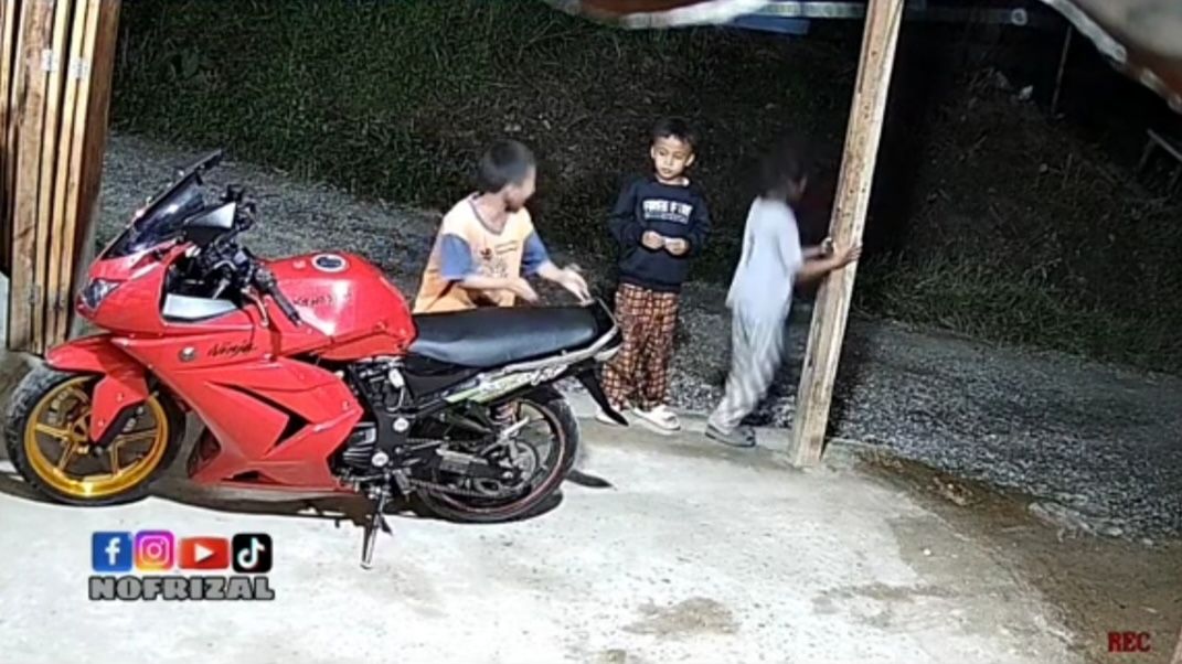 Ninja Setengah Supra Bikin Bocil Gen Alpha Penasaran, Tingkah Polosnya Jadi Hiburan Netizen