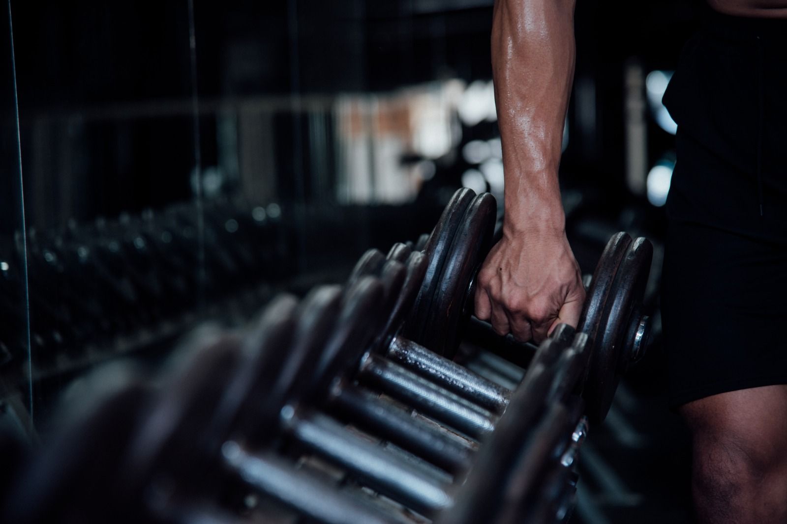 Gym Gratis di Rumah: Panduan Menguasai Bodyweight Training untuk Bangun Massa Otot!