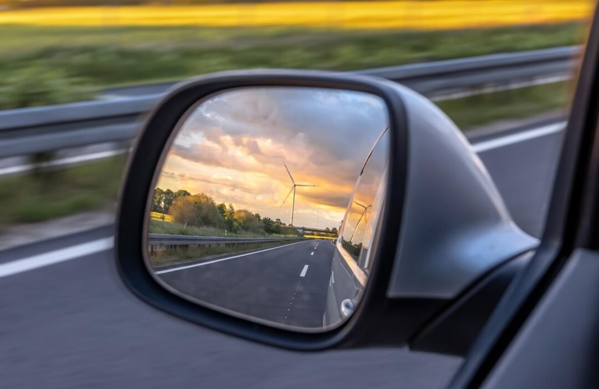 4 Tips Merawat Kaca Spion Mobil agar Tetap Awet dan Tidak Mudah Rusak