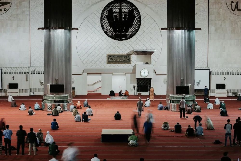 Bukan Sekedar Tinggal di Masjid: Makna, Cara, dan Manfaat Itikaf di Masjid