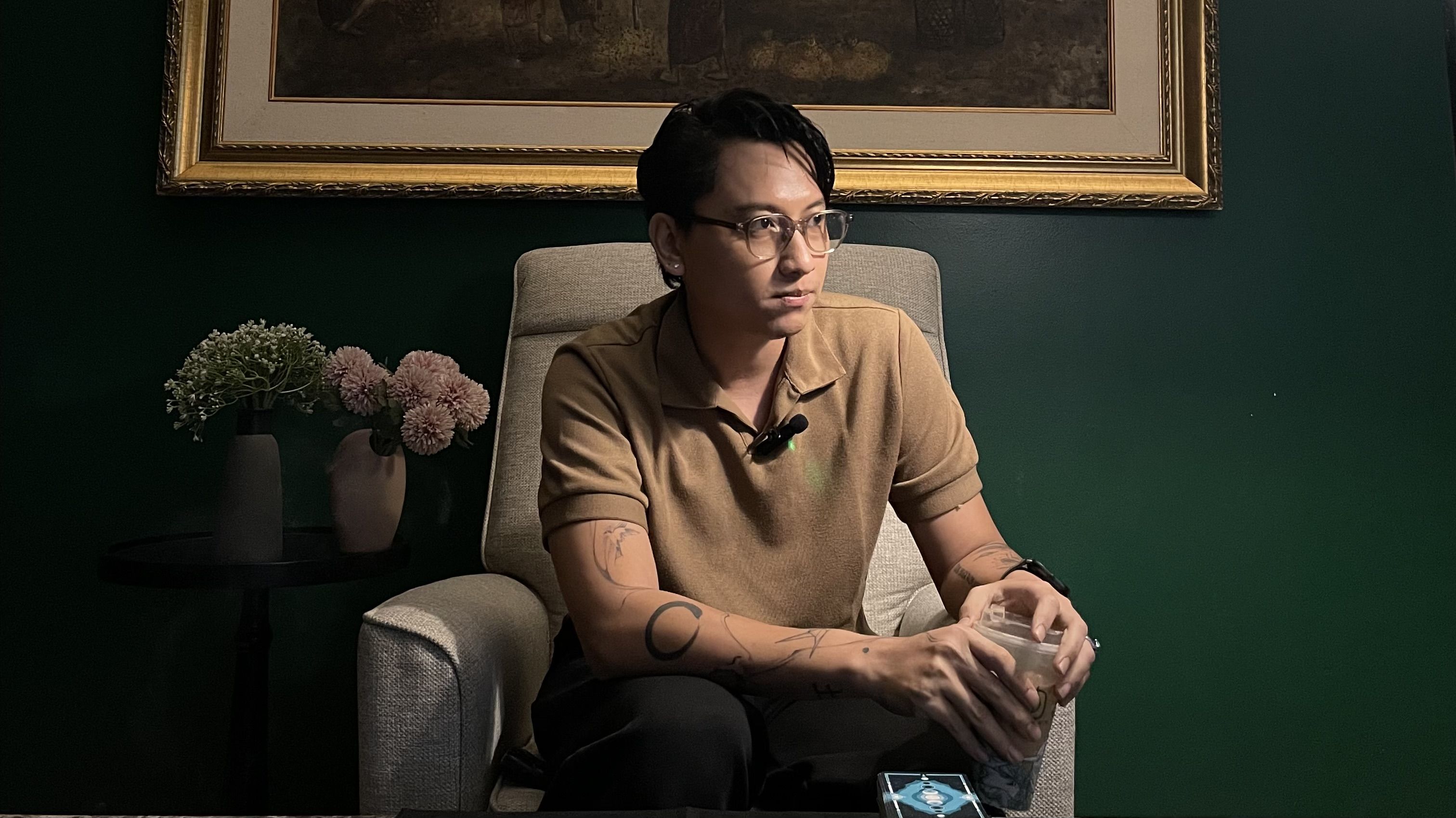 Mengenal Reza Atmaja, Pembaca Tarot yang Gabungkan Pendekatan Psikologi dan Spiritual