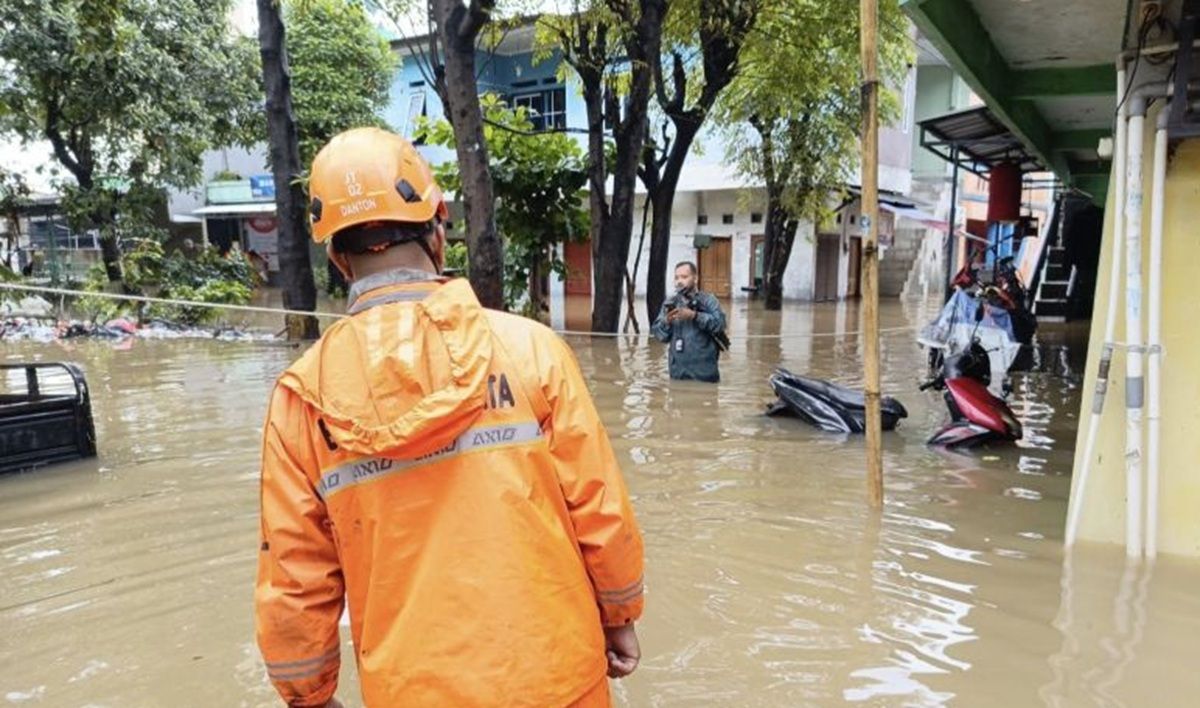 Hujan Deras Picu Banjir di Jakarta, 75 RT dan 19 Ruas Jalan Tergenang