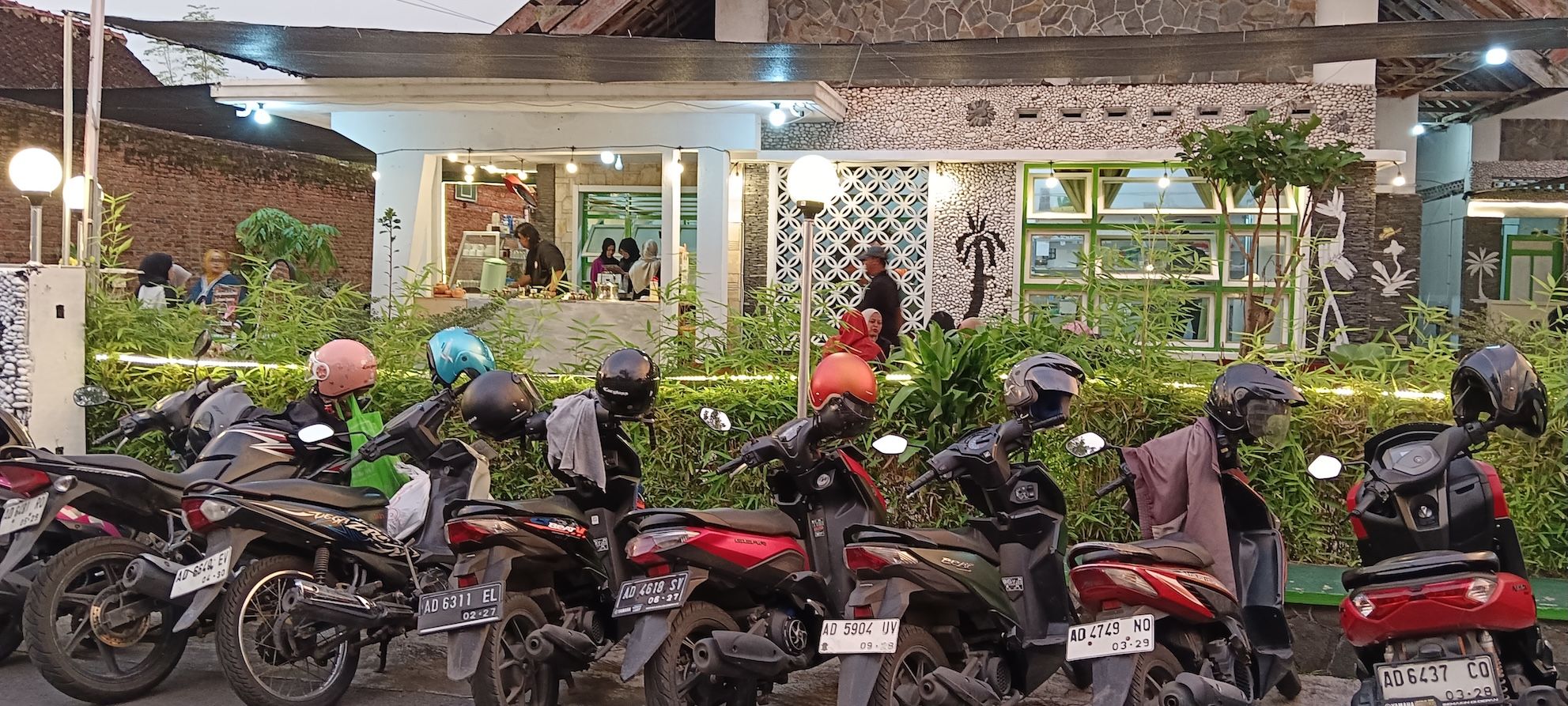 Tempat Bukber Baru di Pedan: Aroma Batavia Sajikan Kopi Turki dan Nasi Kebuli