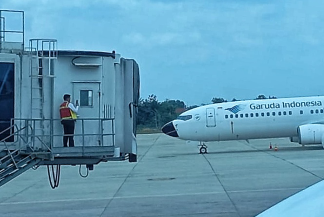 Pesawat Garuda yang Sempat Penyok di Pekanbaru Mulai Ditangani, Kondisi Terbaru Terpantau di Bandara