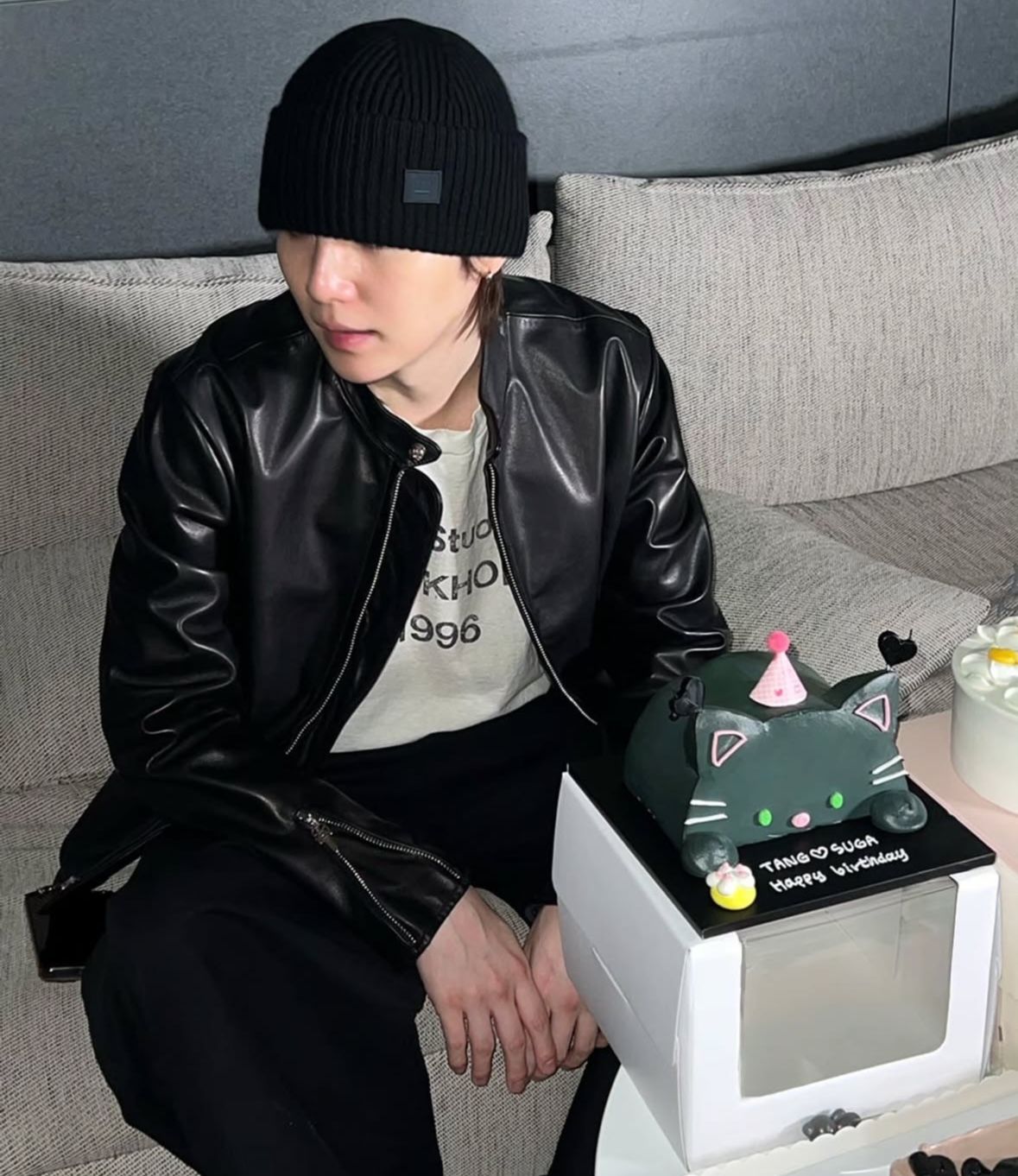 Momen Suga Bahas Ramadhan di Live: dari Ikut Puasa hingga Suka Makanan Halal