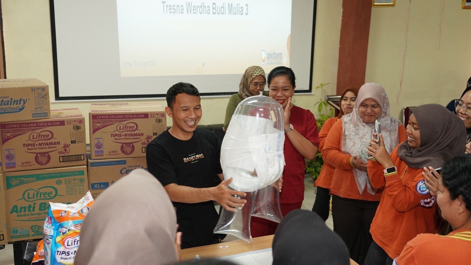 Jangan Sepelekan Luka Baring pada Lansia, Ini Cara Perawatan yang Benar