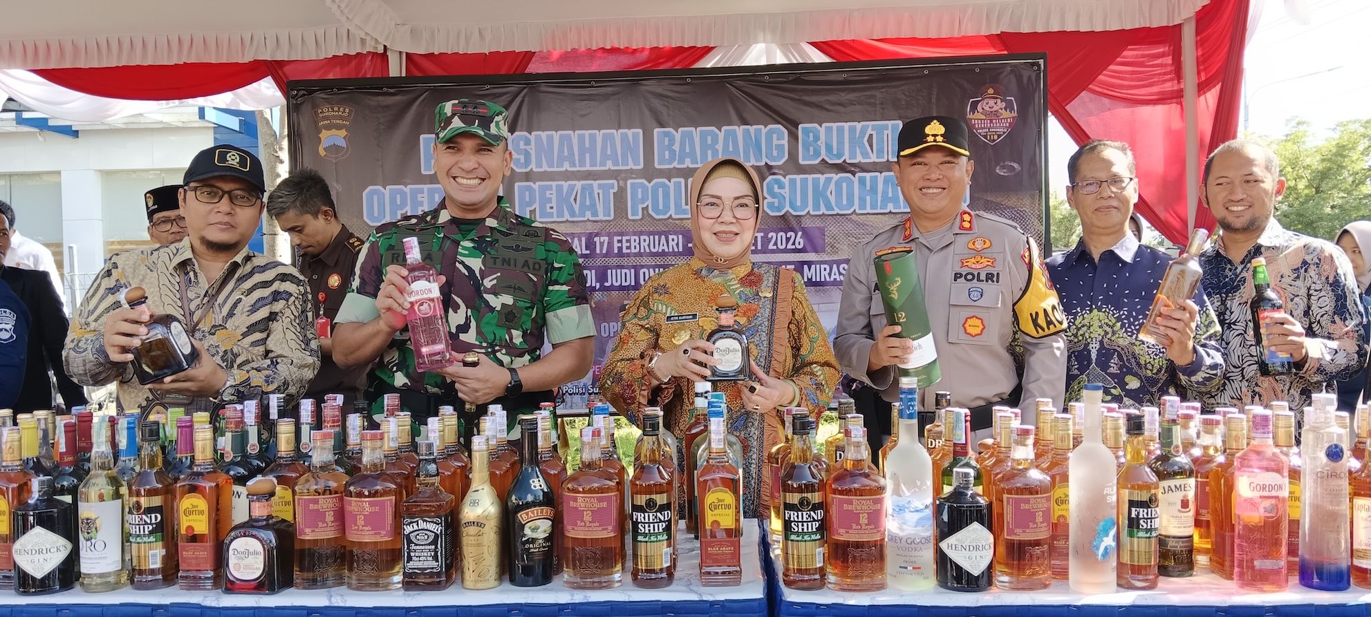 Jelang Lebaran, Jajaran Polres Sukoharjo dan Forkopimda Musnahkan Ratusan Gram Narkotika dan Knalpot Brong