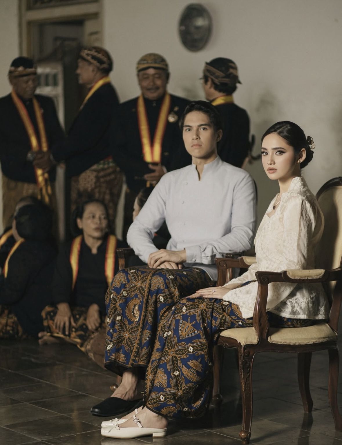 El Rumi dan Syifa Hadju Pamer Foto Prewedding Bernuansa Jawa: Elegan dan Romantis