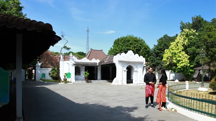 Menpar Tinjau Cirebon, Pastikan Kesiapan Wisata dan Transportasi Jelang Libur Panjang