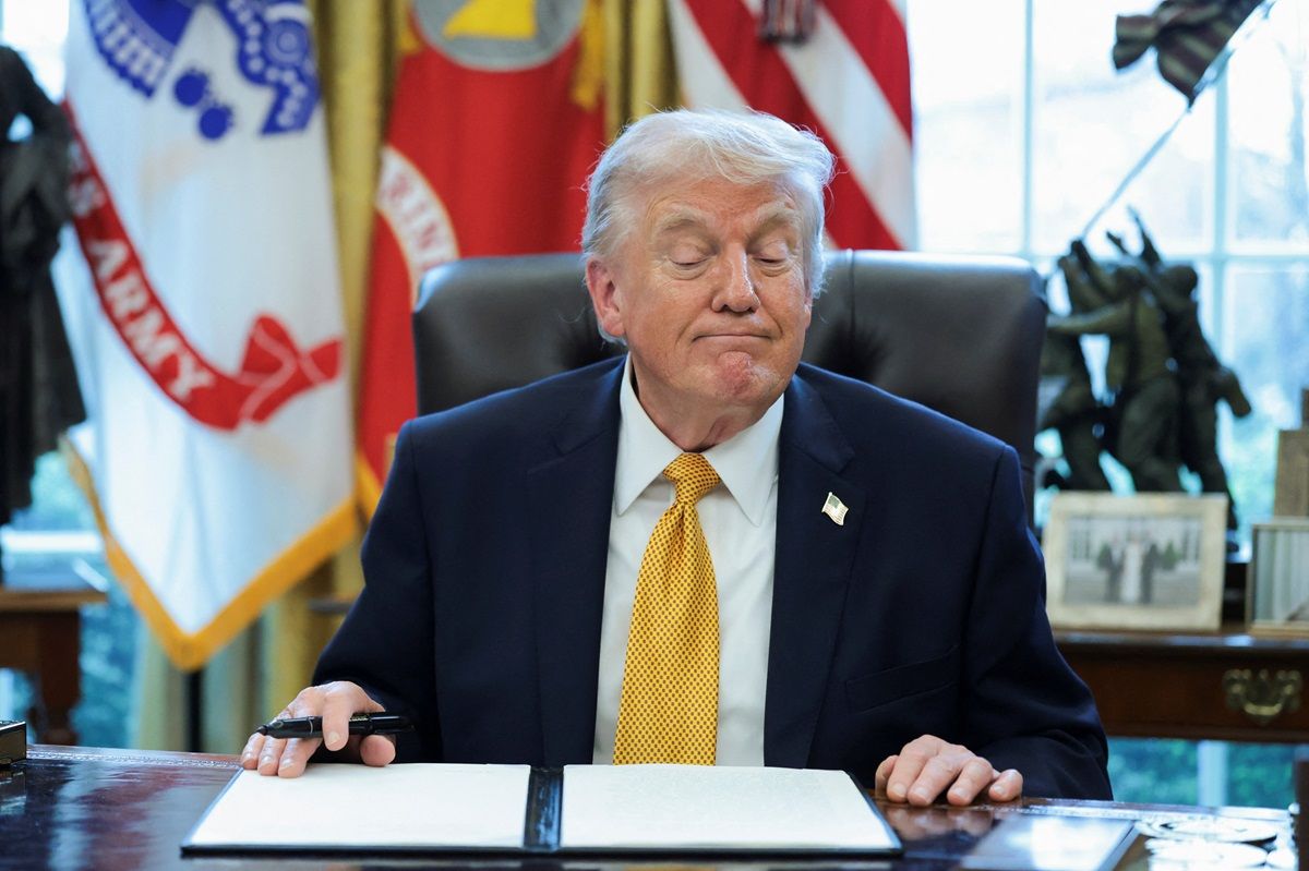 Donald Trump Ancam Hancurkan Infrastruktur Iran Jika Negosiasi Gagal