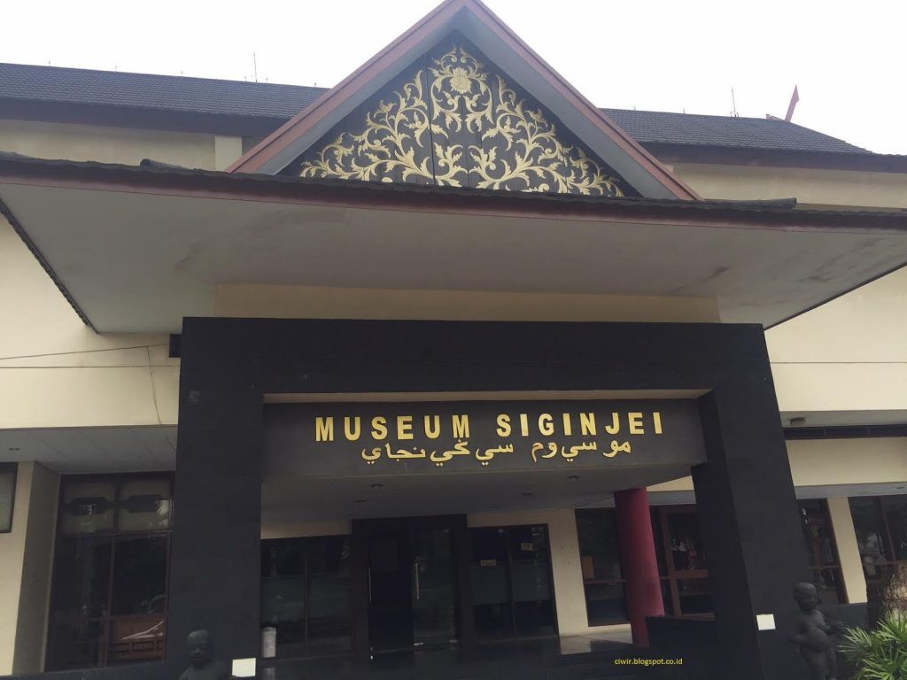 Menelusuri Jejak Masa Lalu: Rekomendasi Wisata Sejarah di Jambi Terpopuler
