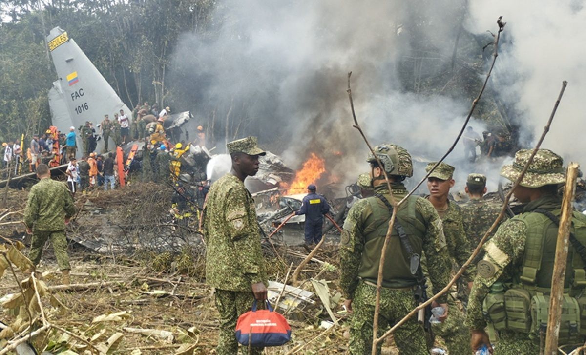 Pesawat Militer Hercules C-130 Kolombia Jatuh saat Lepas Landas, 66 Tewas