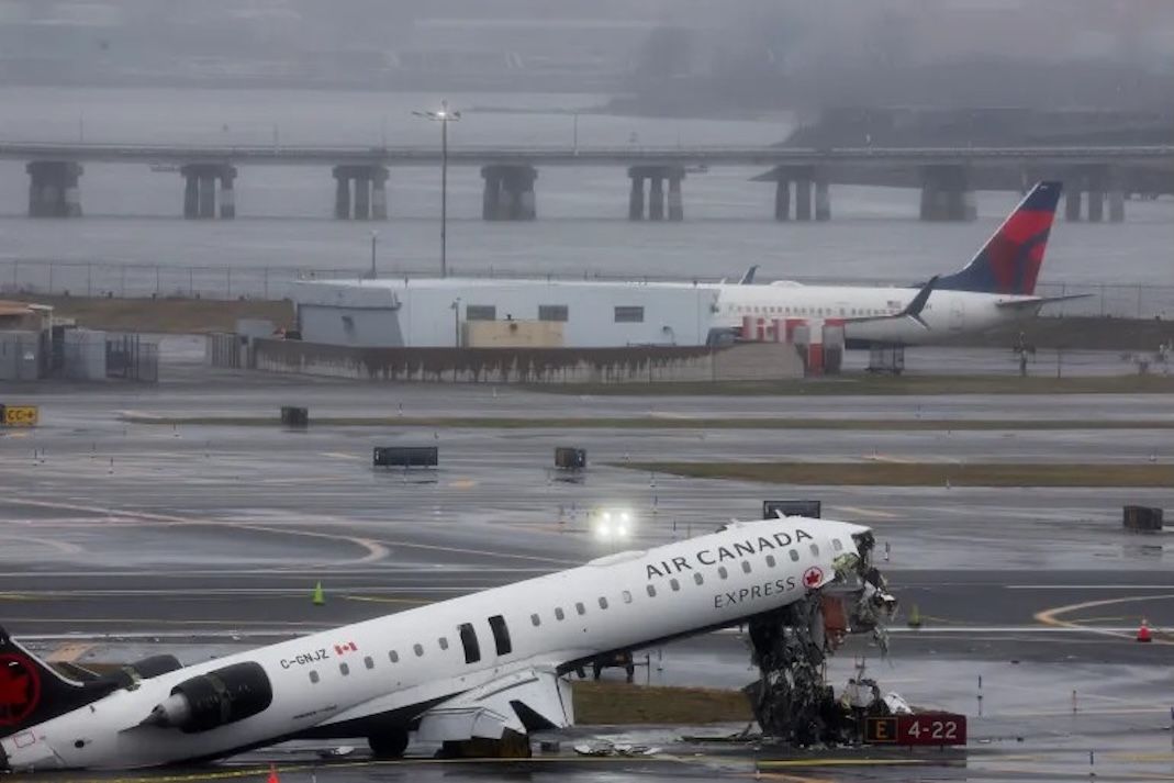 Kecelakaan Air Canada di Bandara LaGuardia: Pilot dan Kopilot Tewas, 41 Penumpang Dilarikan ke Rumah Sakit