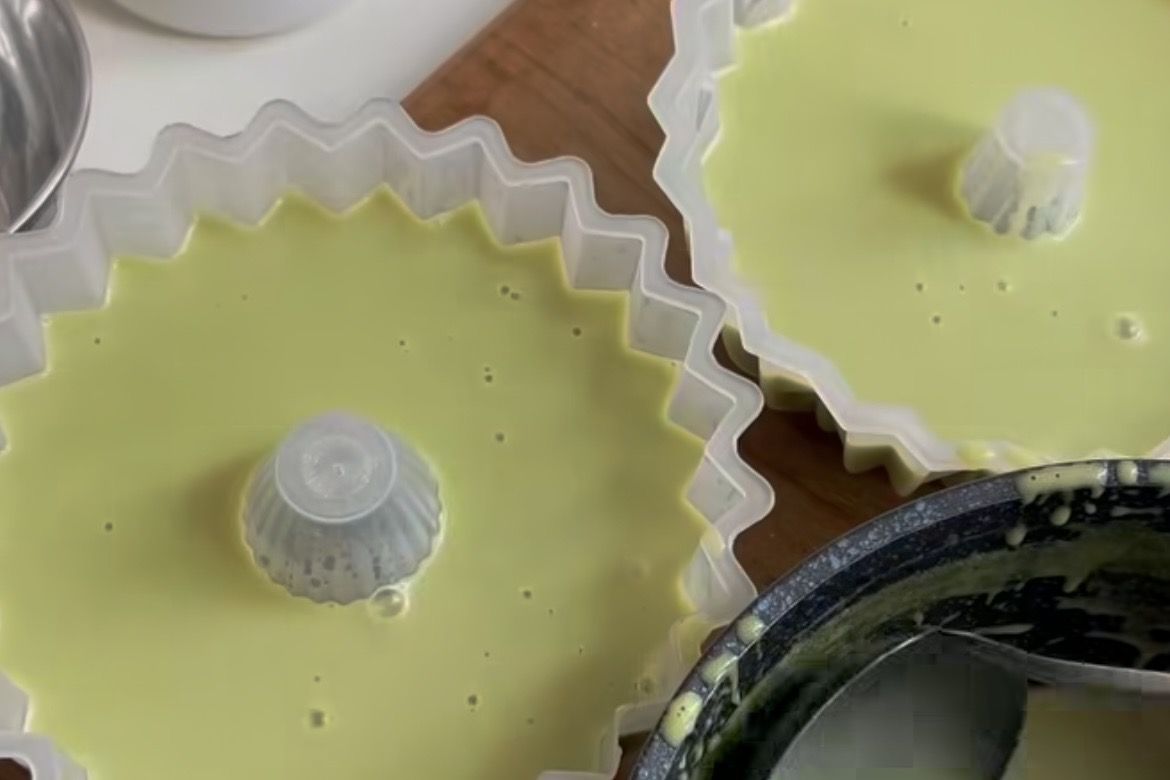 Auto Laris! Begini Resep Puding Pistachio Cokelat yang Lembut dan Lumer di Mulut