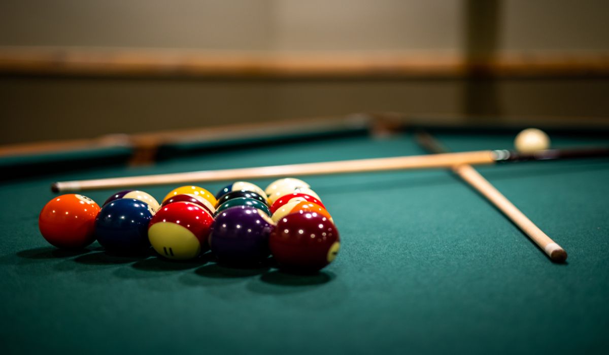 Rekomendasi Tempat Bermain Billiard di Kota Padang Beserta Teknik Dasar Bermain Billiard