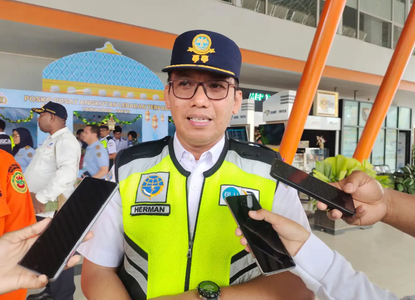Lonjakan Penumpang Warnai Bandara Rendani