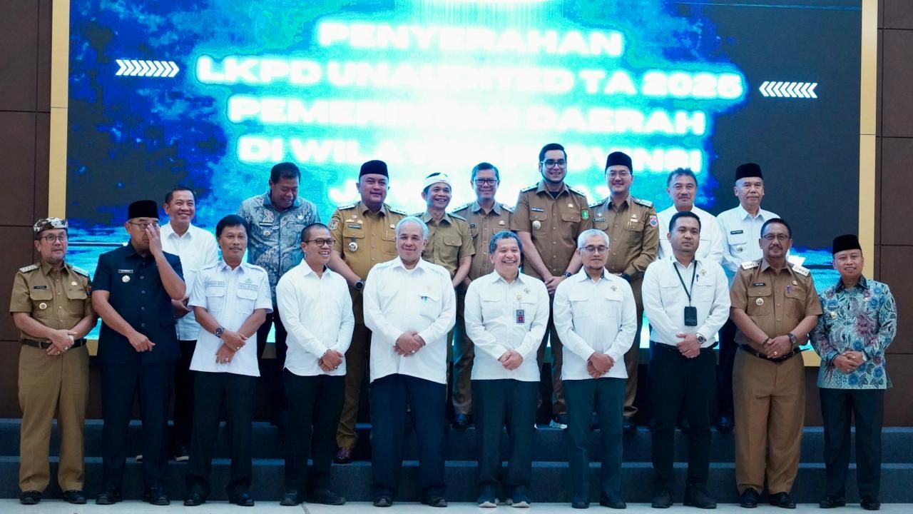 Bupati Bogor Serahkan Laporan Keuangan 2025 ke BPK Jabar