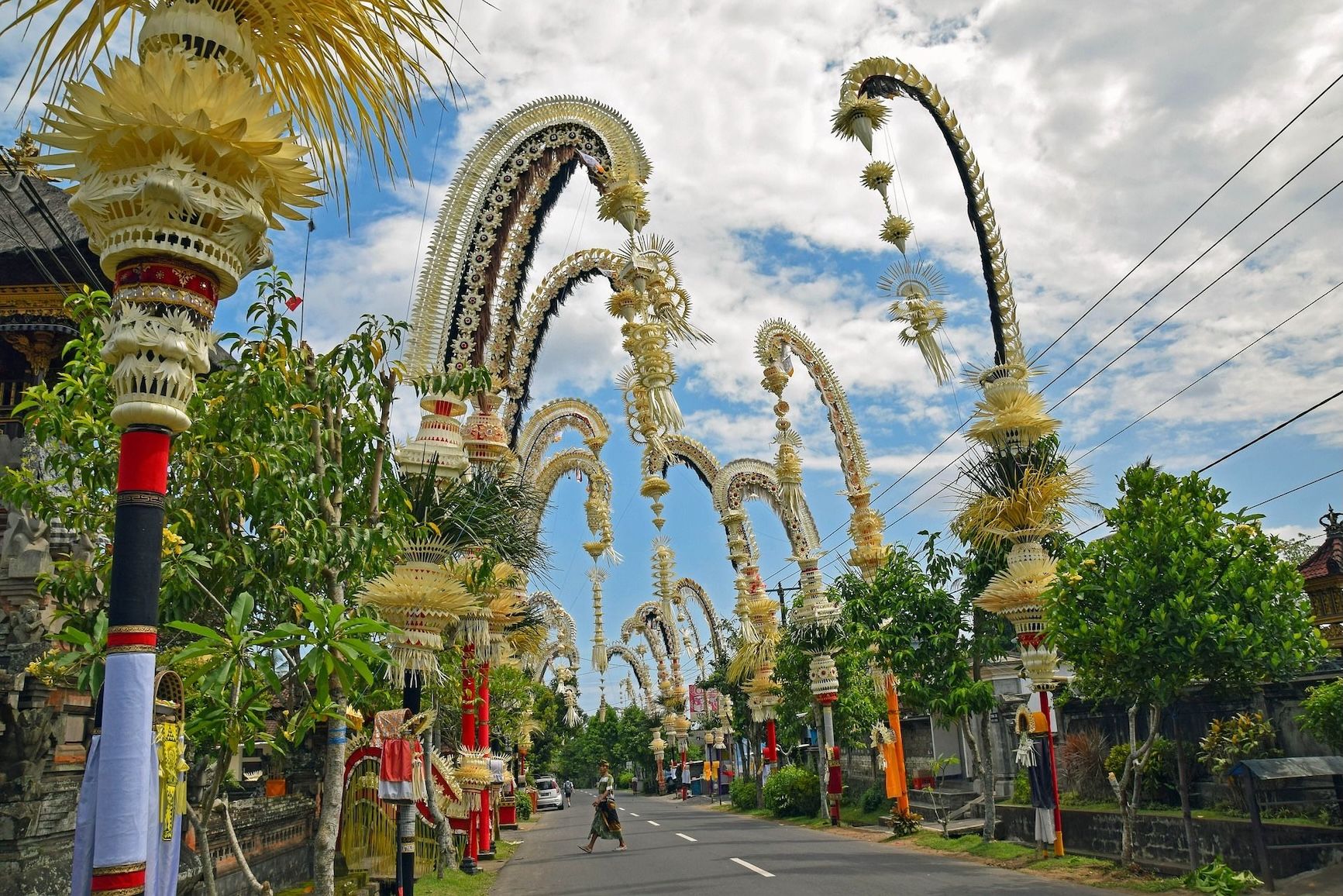 Rahasia di Balik Penjor Galungan: Simbol Indah yang Ternyata Penuh Makna Spiritual