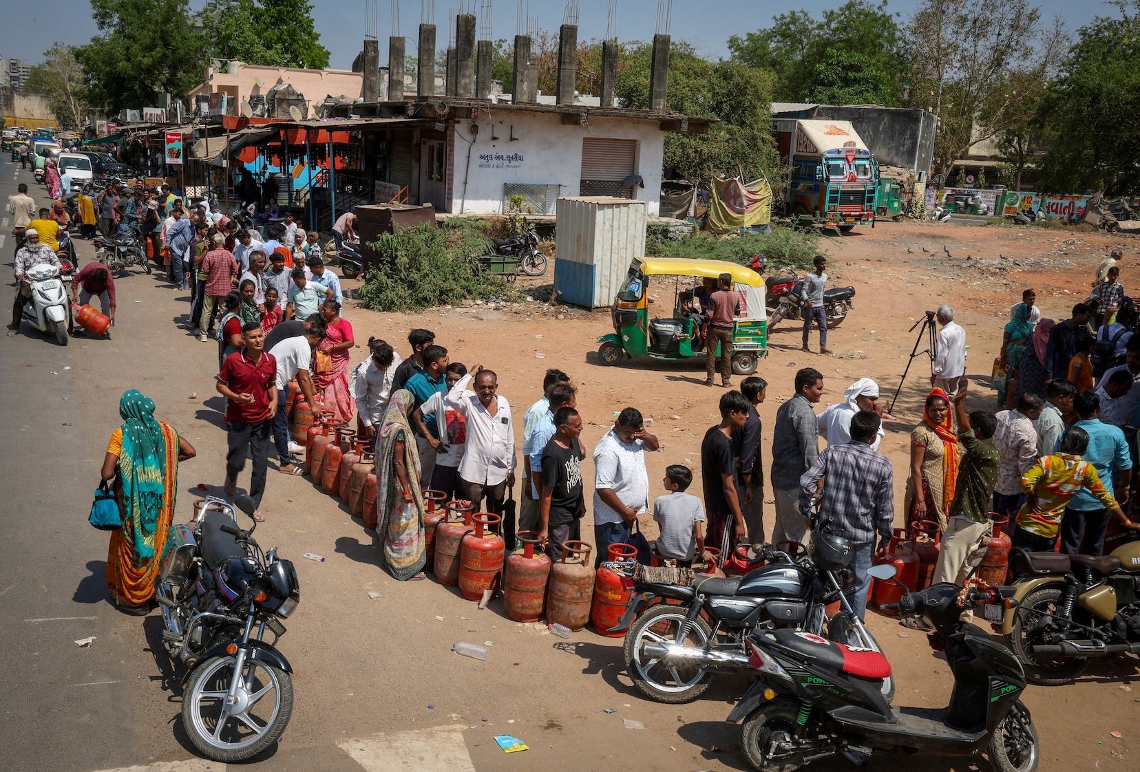 LPG Langka di India, Pekerja Migran Terpaksa Pulang Kampung