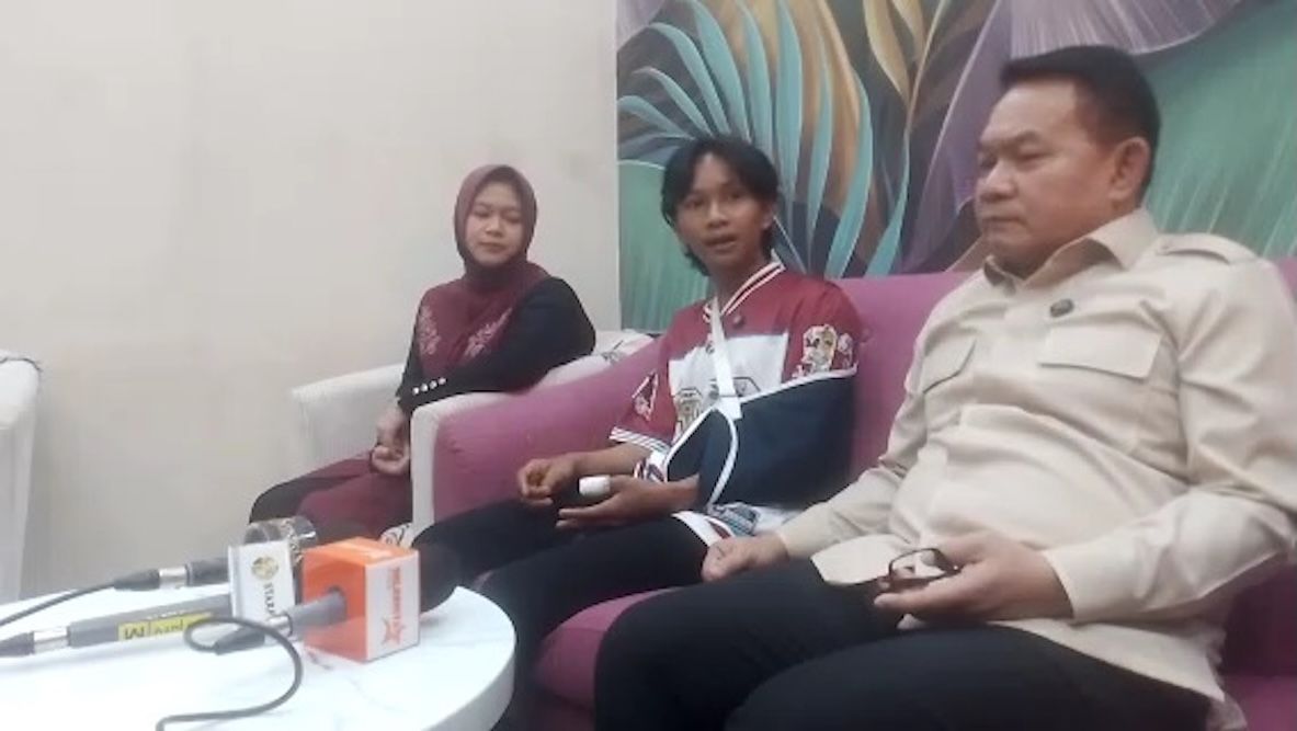 Alami Kecelakaan Motor Akibat Jalan Licin, Fajar Sadboy Alami Geser Tulang dan Harus Rehat Sebulan