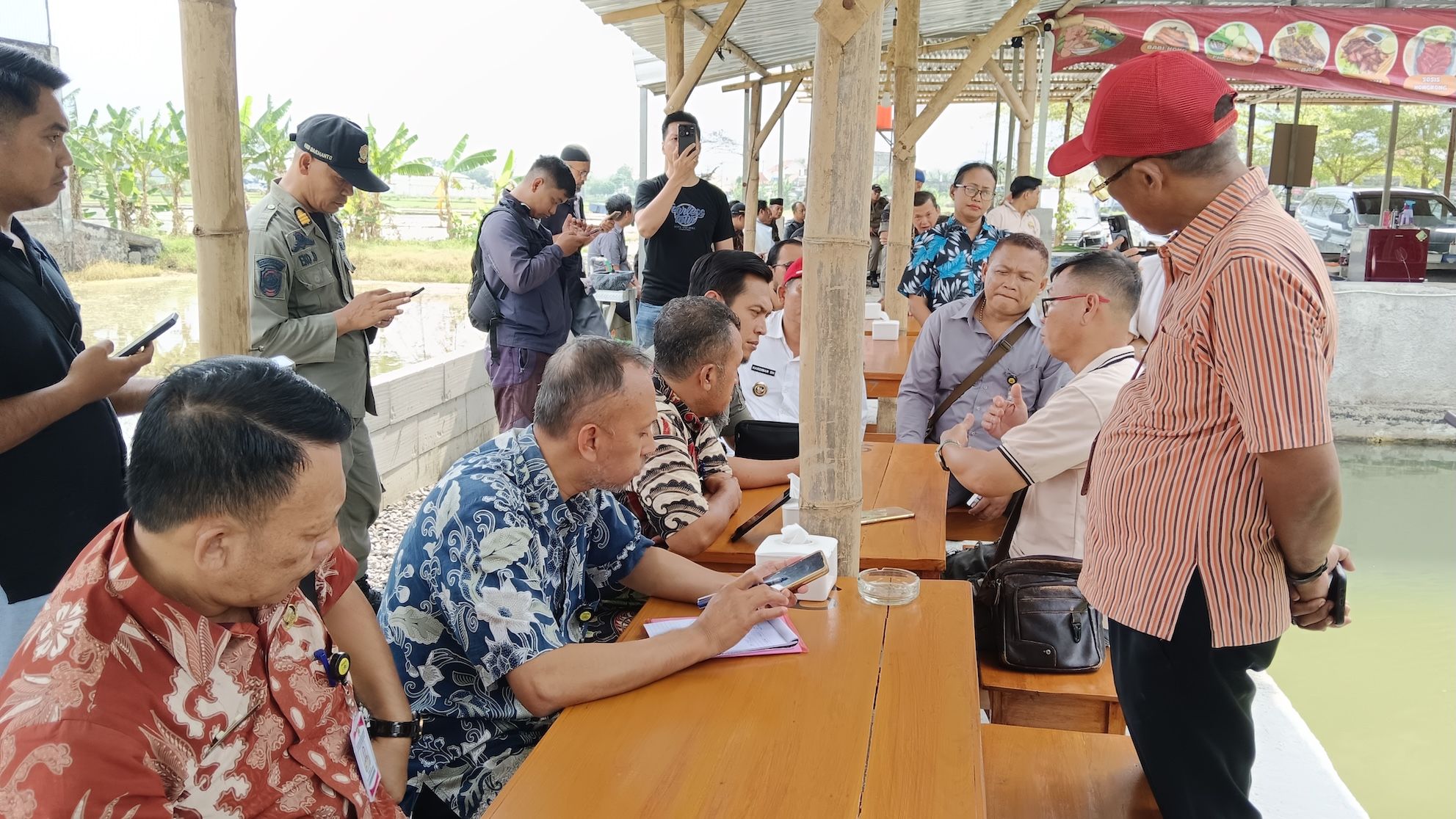 Pro-Kontra Warung Nonhalal Parangjoro, Aparat Lakukan Pengecekan Langsung