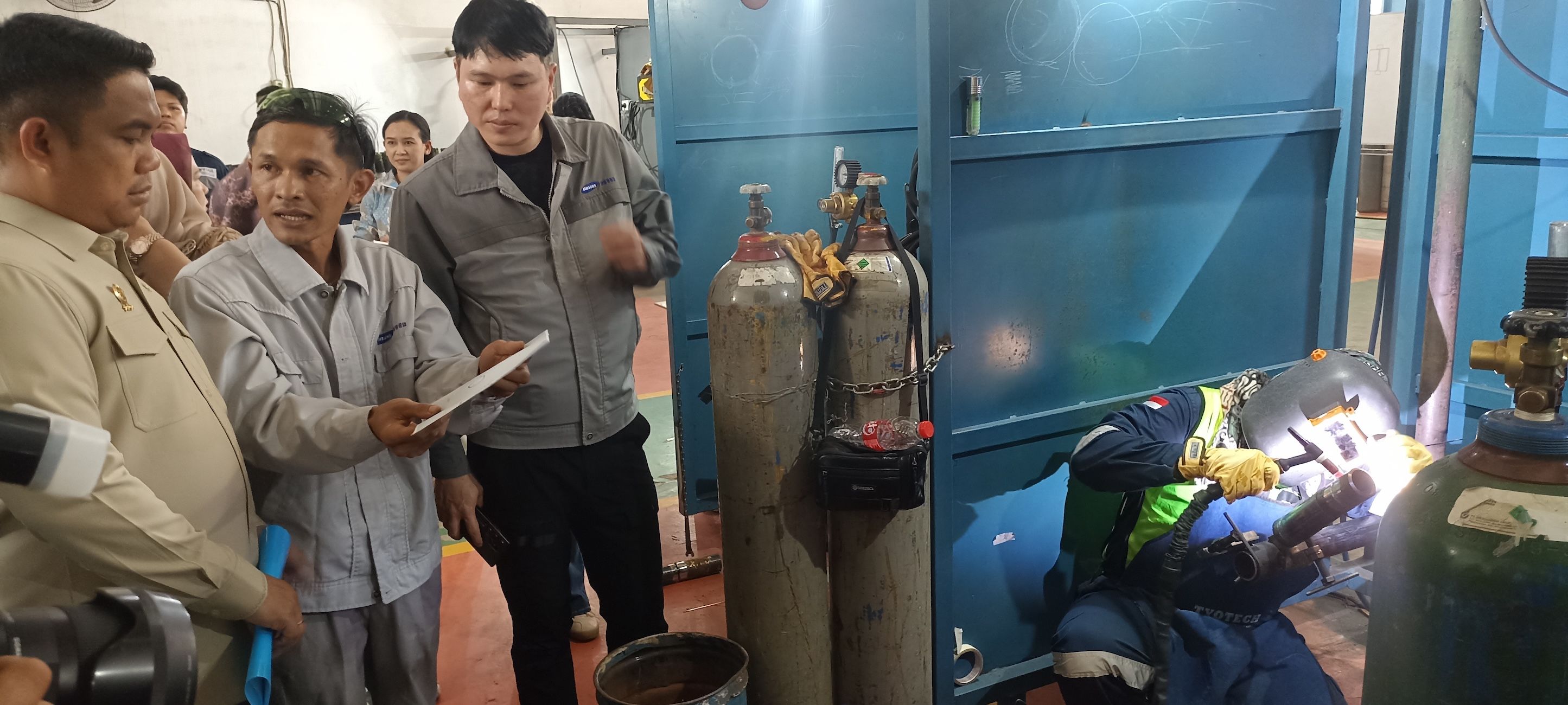 Wamen P2MI Tinjau Pelatihan Welder di Serang Baru, Persiapkan Tenaga Migran Terampil