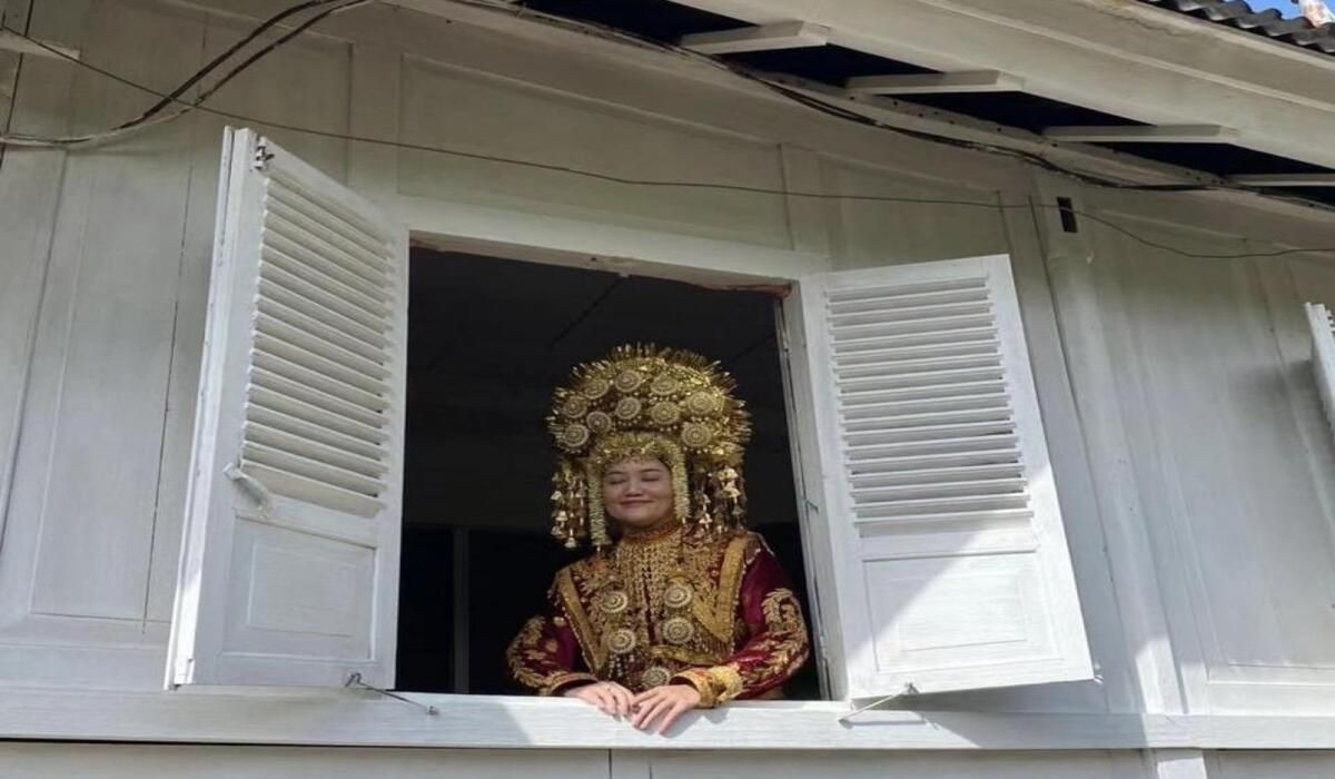Mengenal berbagai Macam Pakaian Adat Sumatera Barat! Simak Selengkapnya