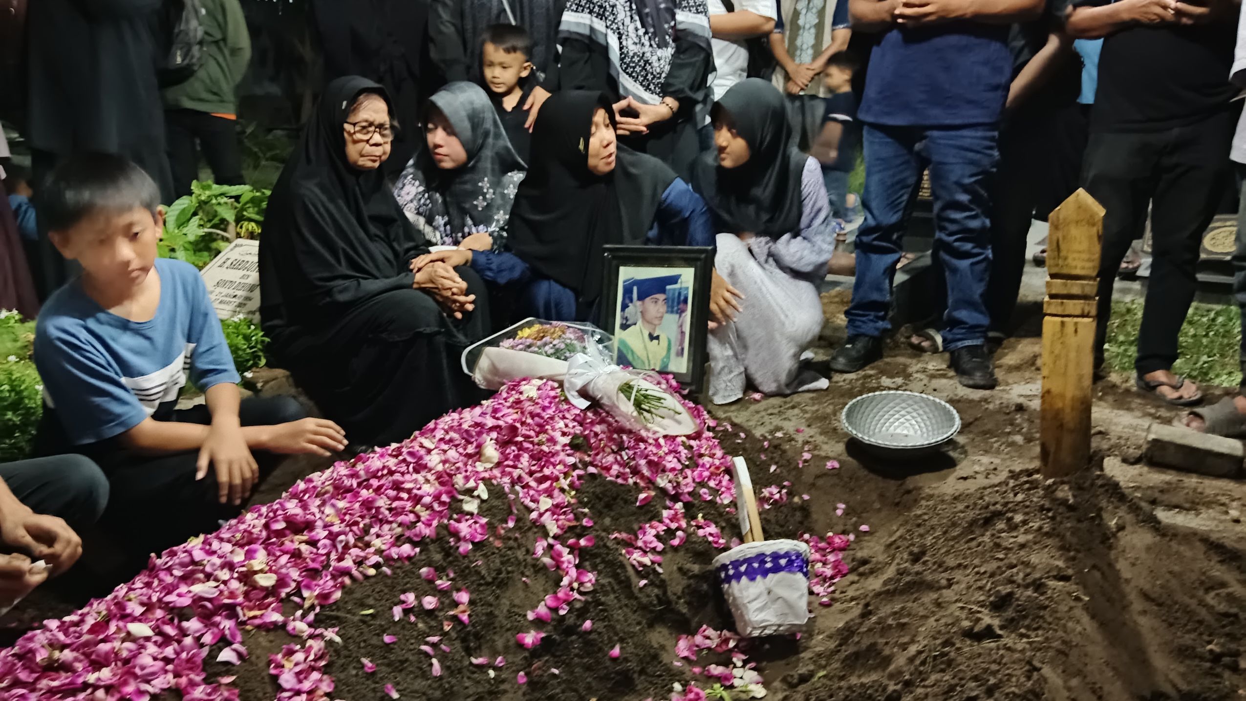 Tragedi Helikopter Kalbar, Joko Catur Disemayamkan di Kampung Halaman