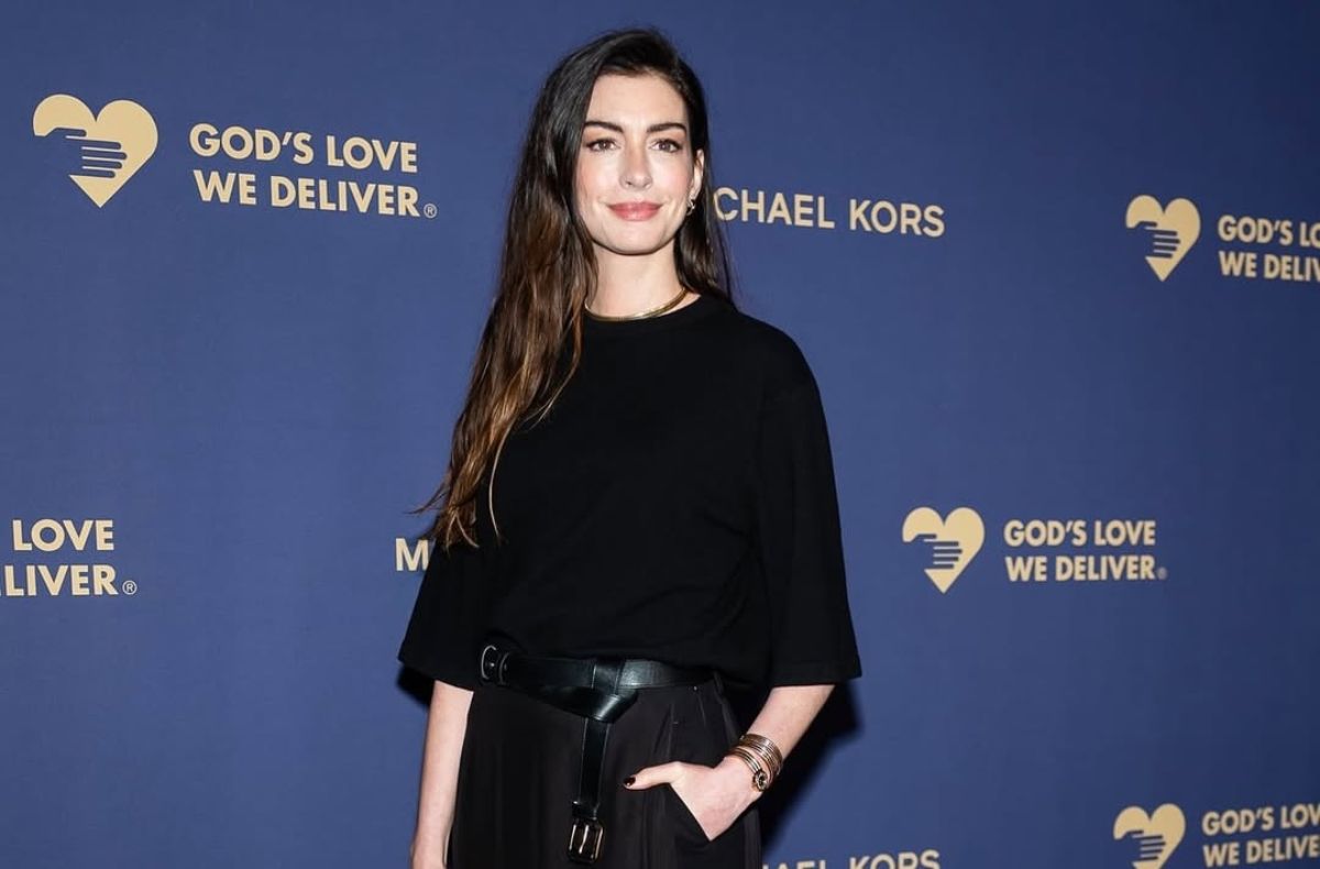 7 Film Terbaru Anne Hathaway di 2026, Ada The Devil Wears Prada 2!