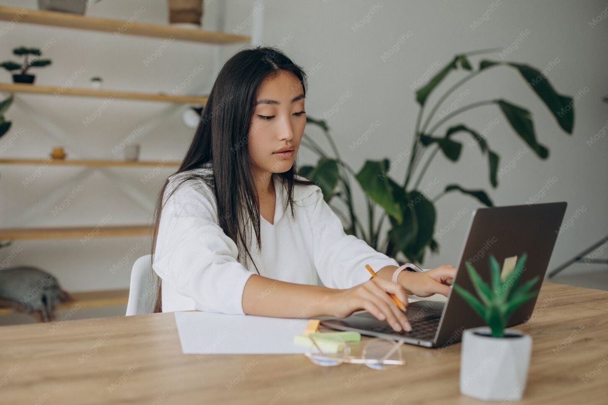 5 Rekomendasi Pekerjaan yang Cocok untuk Introvert, Minim Interaksi tapi Tetap Cuan