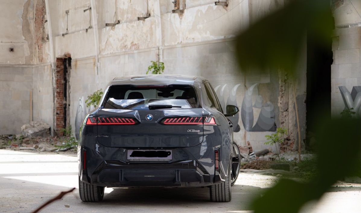 BMW iX3 50 xDrive Bikin Heboh, SUV Listrik Ini Bisa Tempuh Hampir 500 Km di Tol