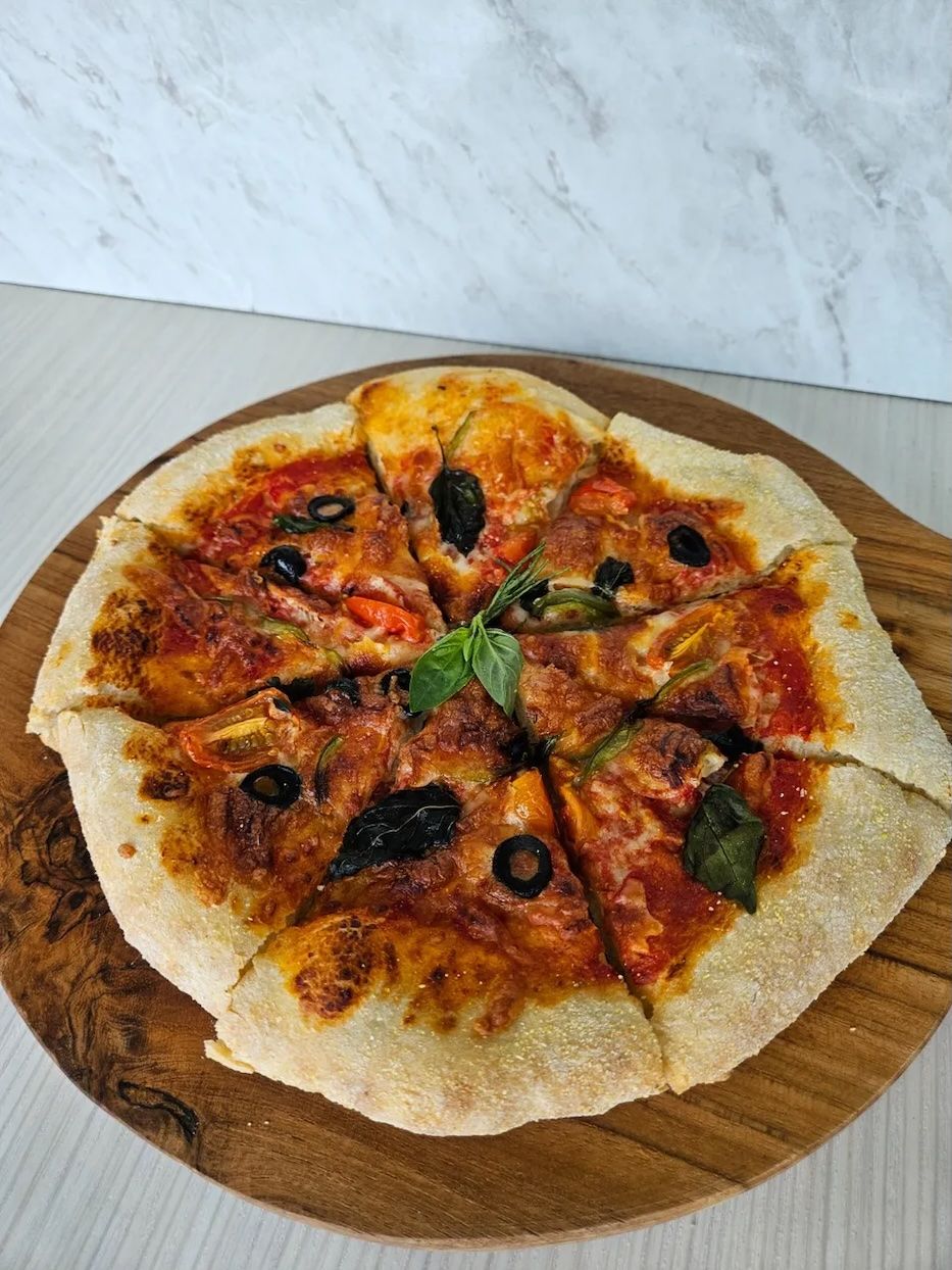 Marinara Pizza Homemade dengan Topping Melimpah yang Bikin Sulit Berhenti Menggigit