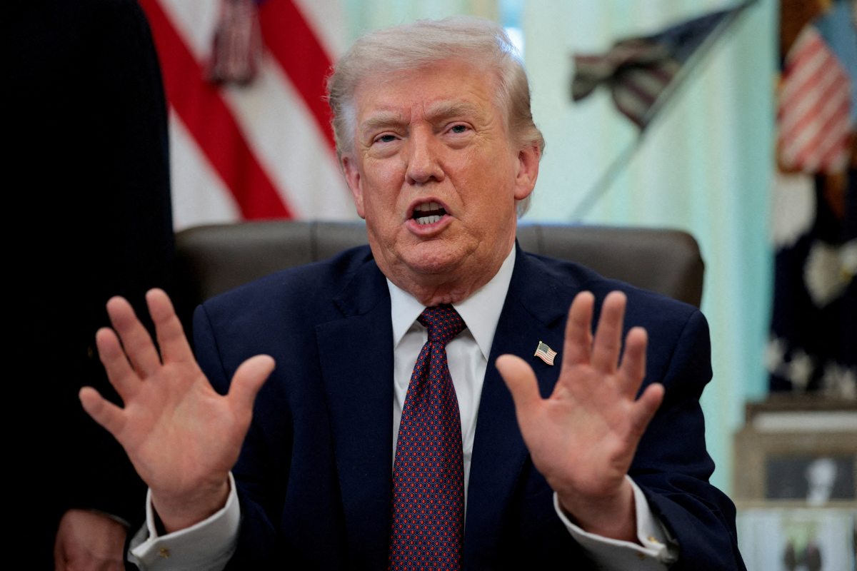 Donald Trump Harap Selat Hormuz Dibuka Jumat Ini, tapi …
