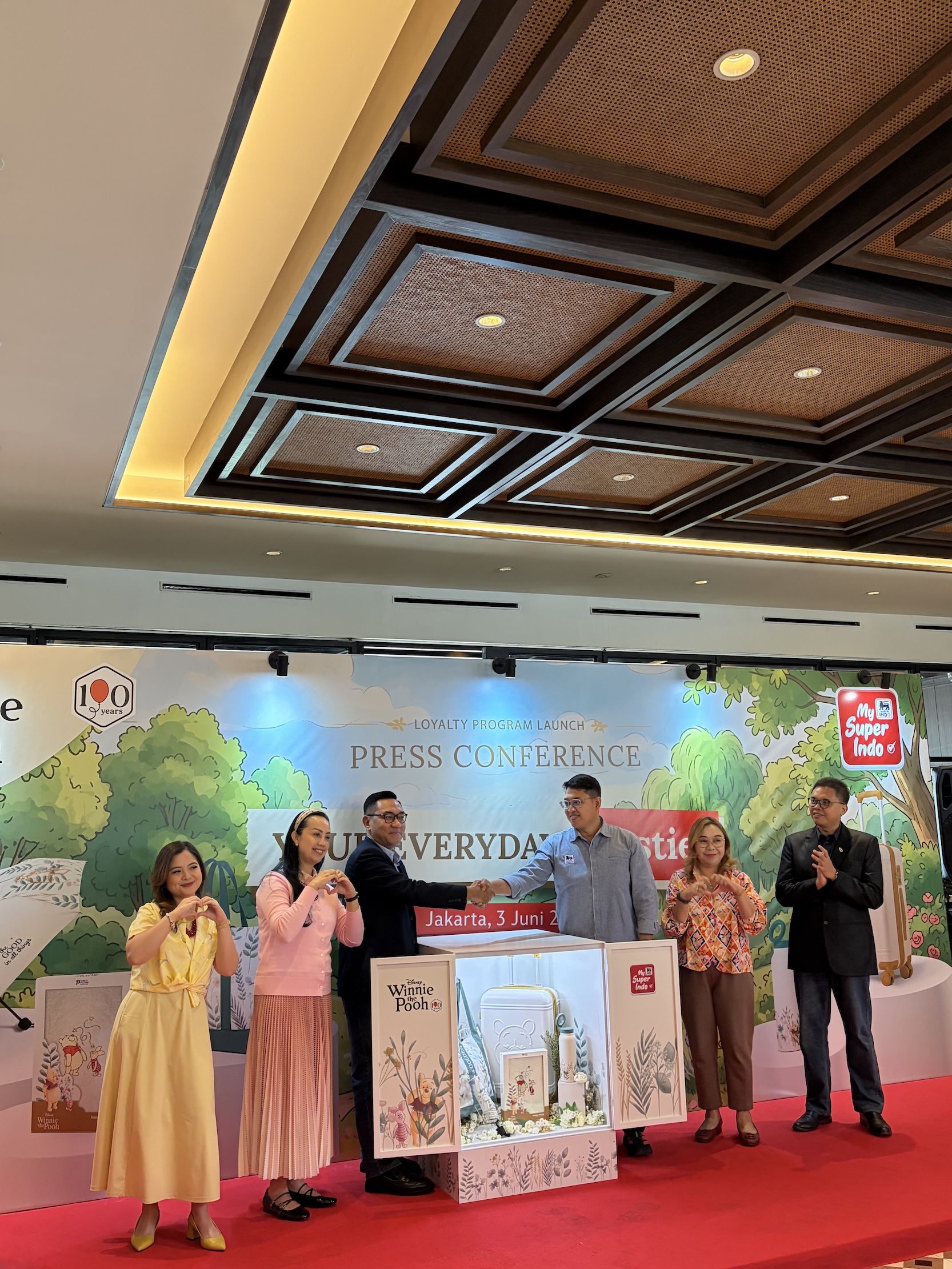 Kenang Keseruan Masa Kecil, Tasya Kamila Ajak Anak Koleksi Winnie The Pooh