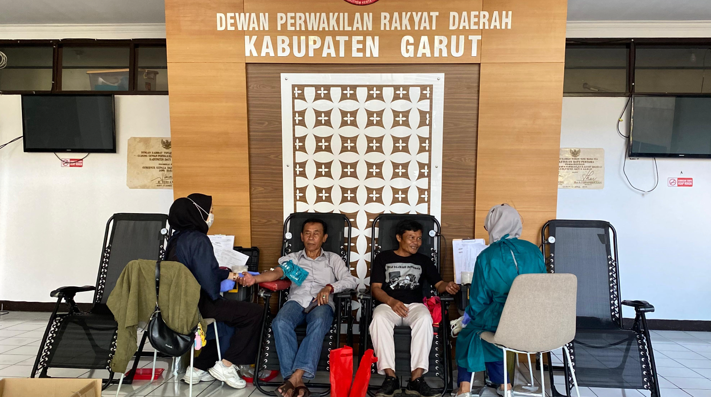 Semangat Gotong Royong, DPRD Garut Gelar Donor Darah dan Pemeriksaan Kesehatan Gratis