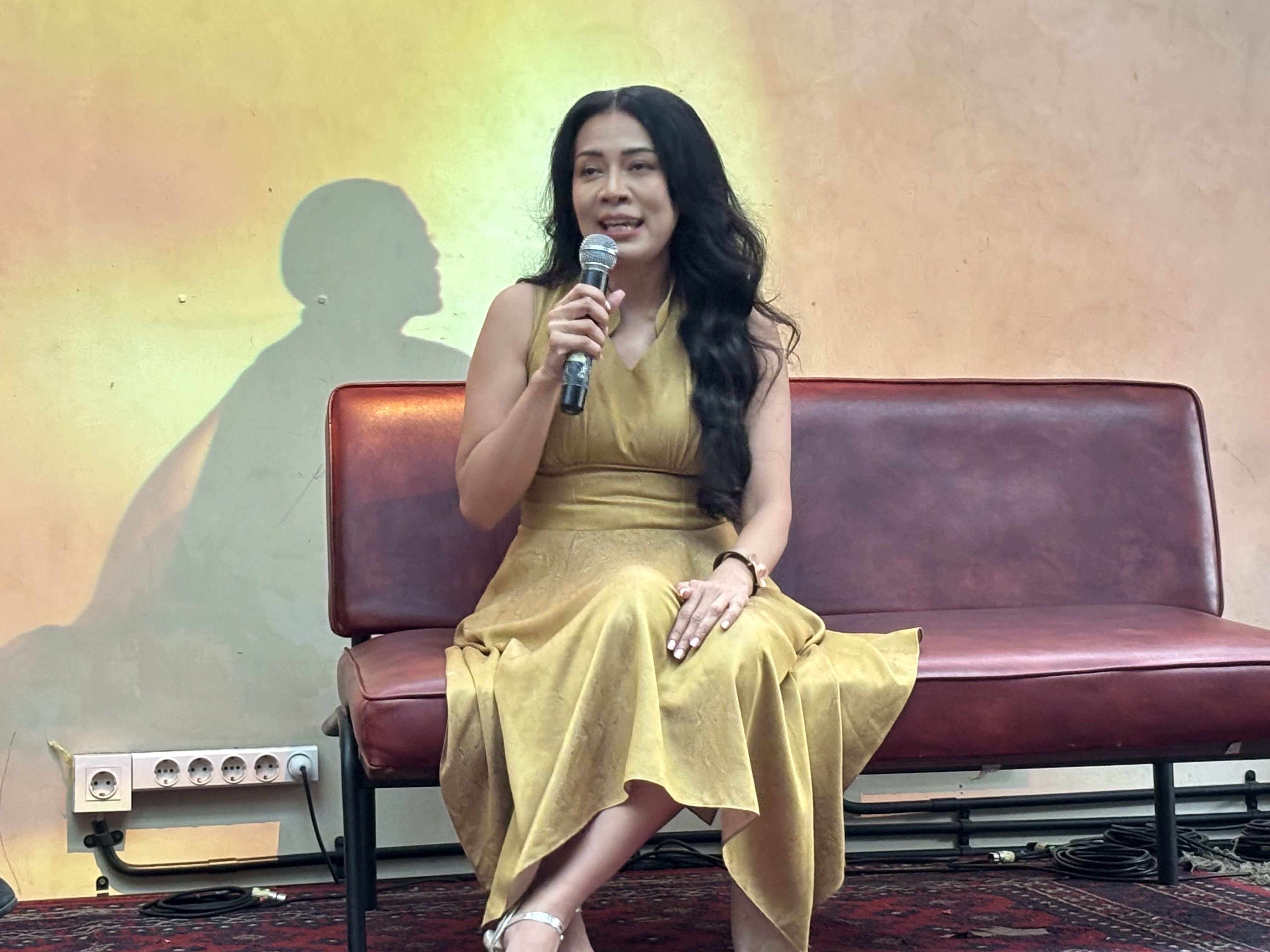 Kembali Bermusik Usai 18 Tahun, Dee Lestari Sebut Dirinya Sempat Ragu