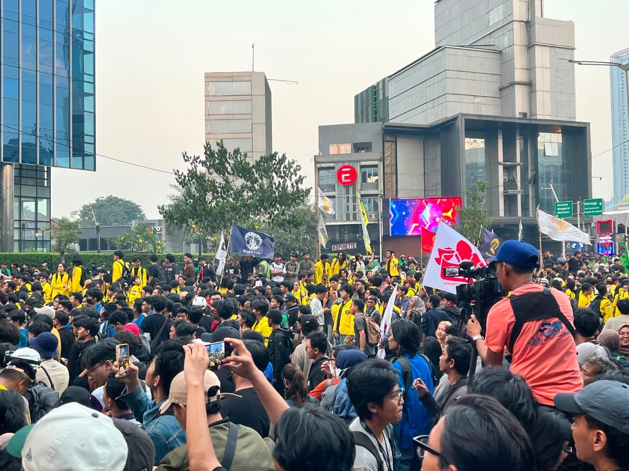 Diduga Susupi Demo Mahasiswa di Jakpus, Polda Metro Amankan 2 Orang Bawa Molotov