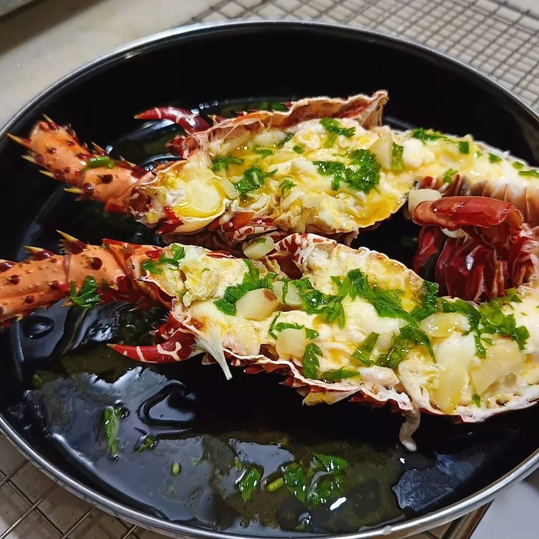 Lobster Garlic Butter Sauce, Menu Mewah yang Mudah Dibuat di Rumah
