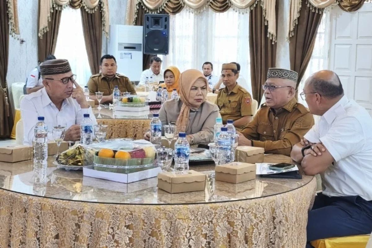 Bupati Gorontalo Hadiri Rapat Final Peresmian Proyek Jalan Inpres Bersama Presiden RI