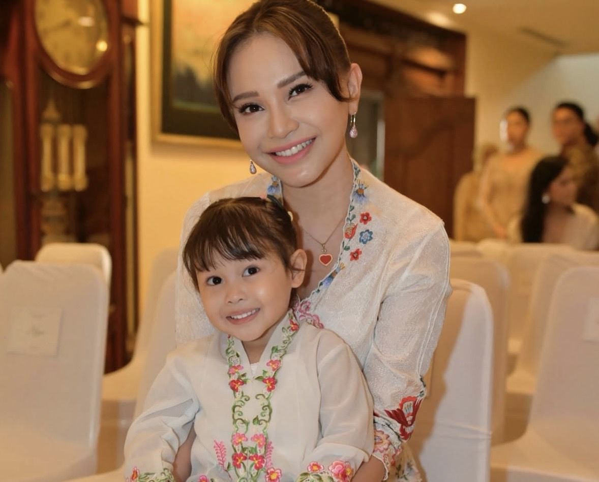 Rossa Kenalkan Raina Mikayla Almahyra, Publik Terkejut dengan Kehadiran Putri Kecilnya