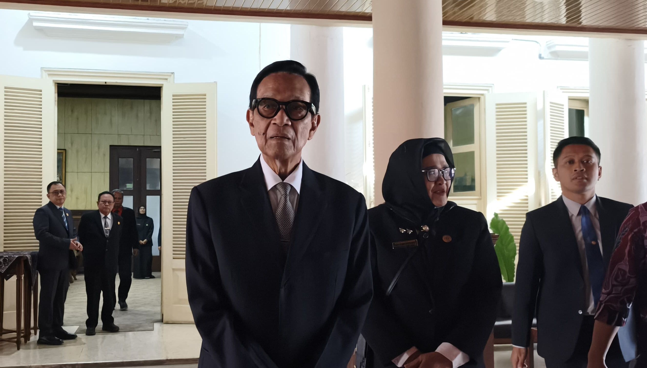 Sultan HB X Bantah Isu Sakit Saat Berobat ke Singapura : Wis Umur Ya Tahu Dirilah