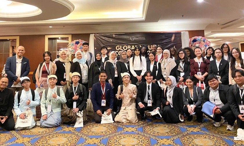 Dari Ruang Kelas ke Forum Dunia, Mahasiswi UBSI Ajak Generasi Muda Berani Keluar dari Zona Nyaman