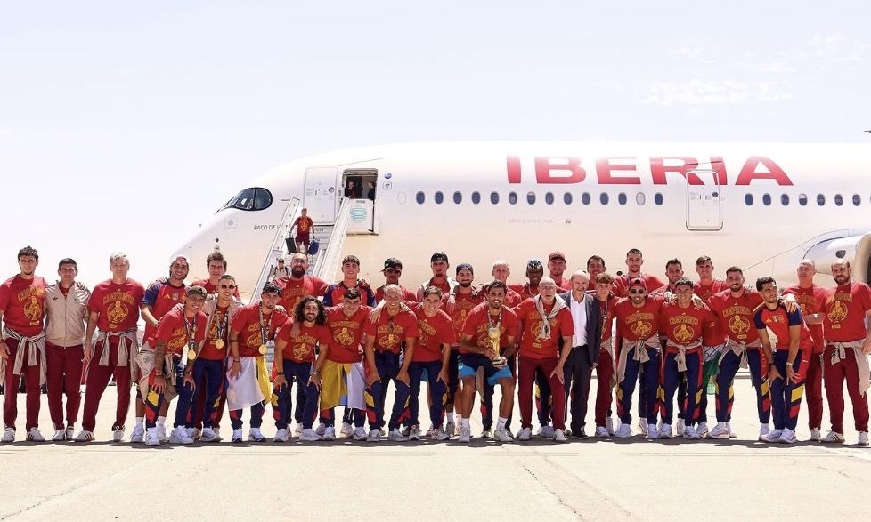 Tim La Furia Roja Tiba di Spanyol dan Gelar Parade Kemenangan Bersama Fans