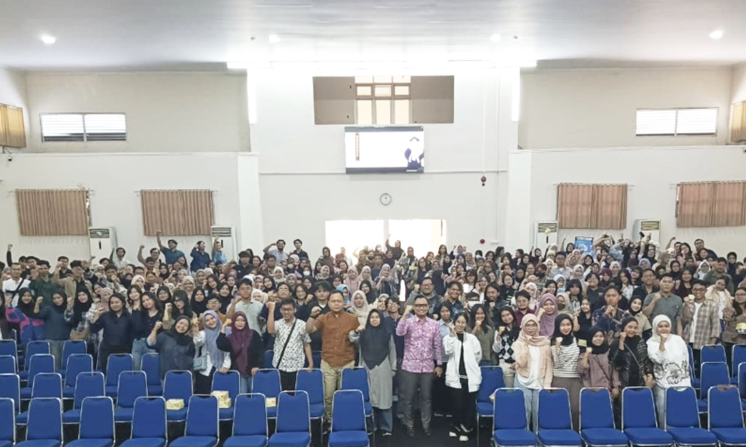 Biar Nggak Kaget Dunia Kerja, FIB UNDIP Gelar Pembekalan Softskill Jelang Wisuda ke-183!
