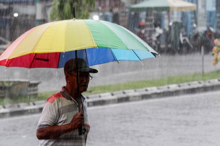 BMKG: Waspada Hujan Lebat hingga Ekstrem di Sebagian Besar Indonesia Jumat Ini