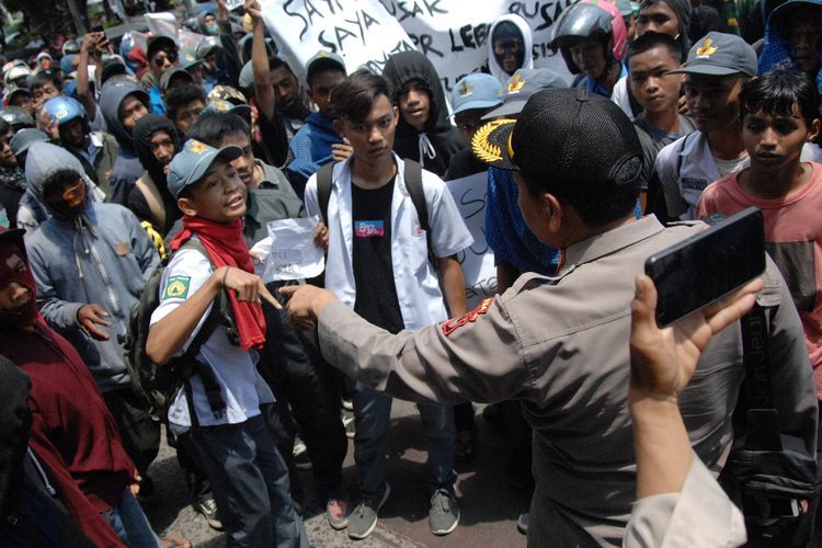 Sudah 3 Hari 7 Demonstran Anak Ditahan Satu Sel dengan Orang Dewasa , KPAI: Harus Dikembalikan!